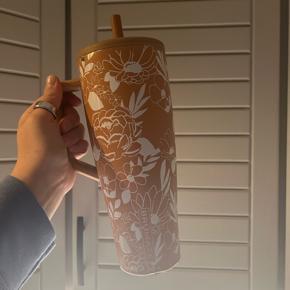 Final sale price ** BrüMate Sandstone Floral Insulated Tumbler 40oz
